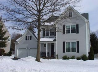 10 Navesink Dr, Pennington, NJ