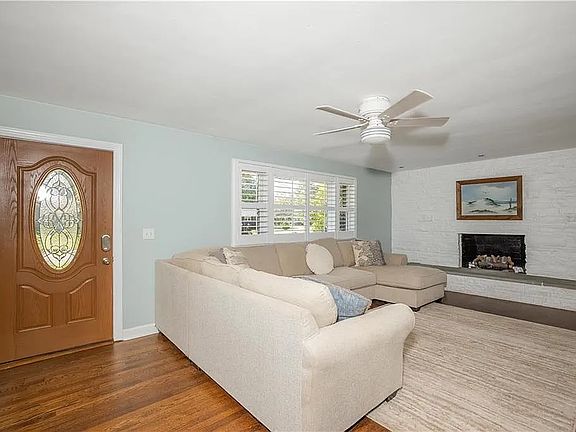 2nd image of 10 Carroll Dr