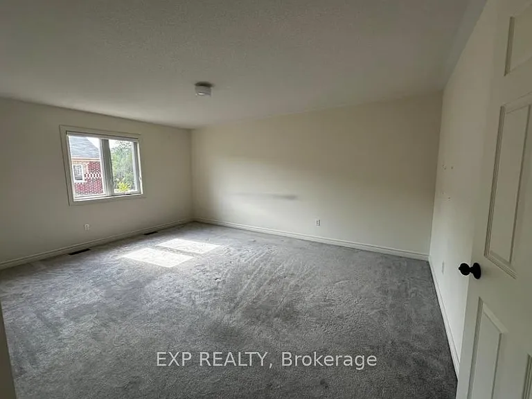 647 Krawchuk Cres — Photo 10