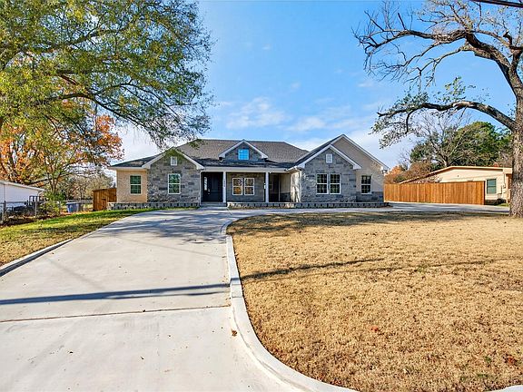 3rd image of 1809 Bluebonnet Ave