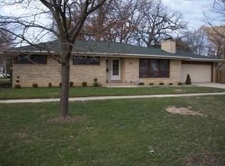 6845 Pershing Blvd, Kenosha, WI 53142