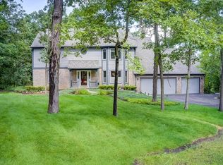 7 Wayne Ln, Hawthorn Woods, IL 60047