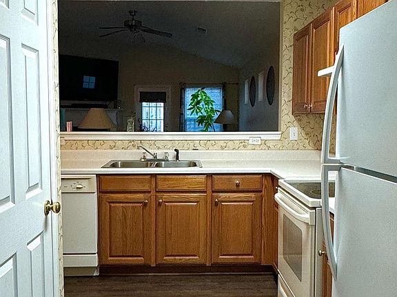 4th image of 158 Cobbler Cove Dr
