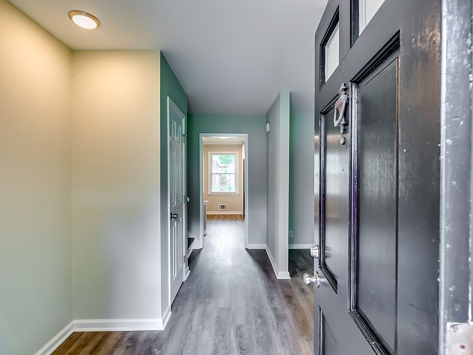 2nd image of 3755 Greentree Dr