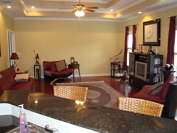 3rd image of 4115 Whithorn Way