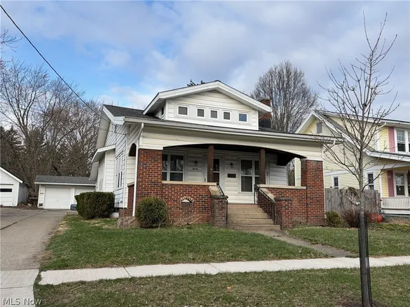 365 S Prospect St, Medina, OH 44256