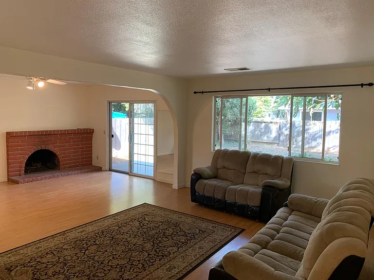 2823 Cascade Pl — Photo 3