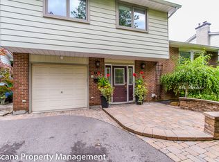 1845 Arizona Ave, Ottawa, ON K1H6Z5