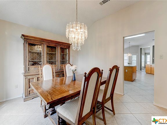 4th image of 605 Arapaho Dr