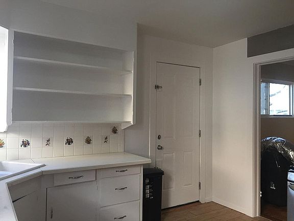2nd image of 410 N Barnett Ave