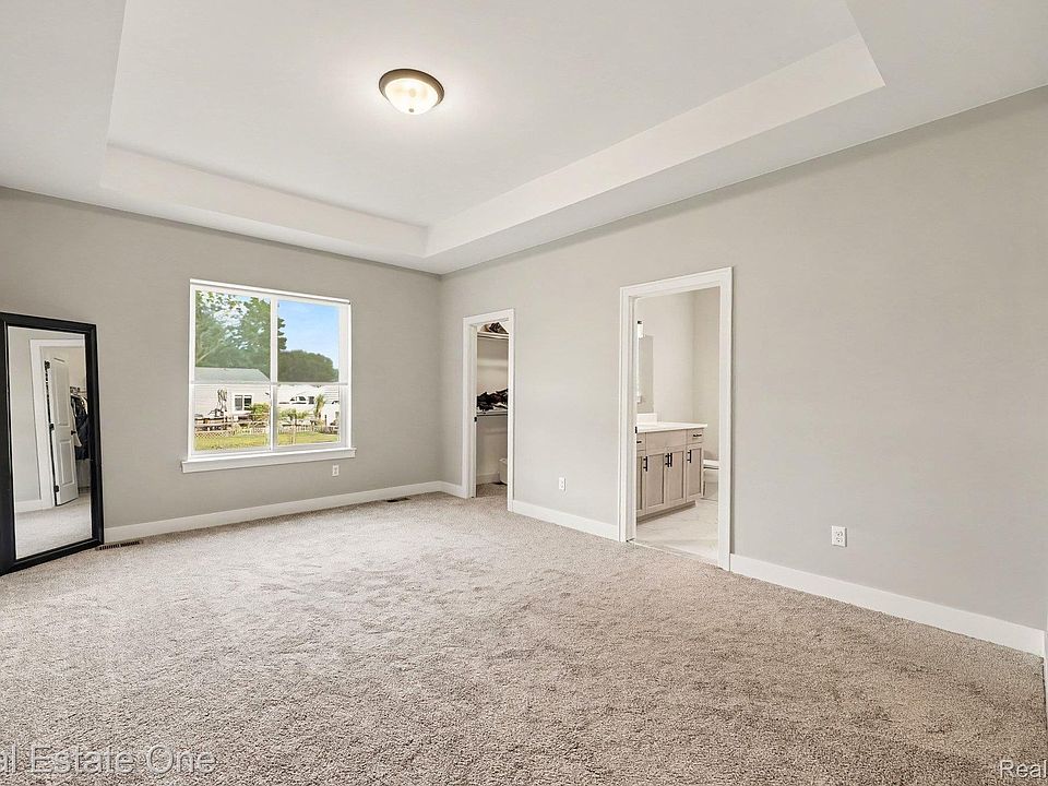 50402 Oakbrooke Dr E, photo 10