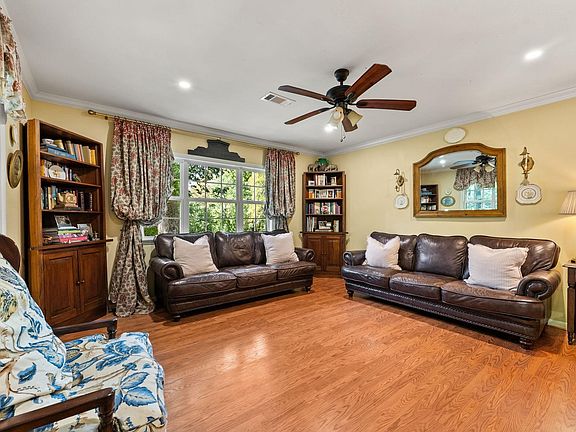 4th image of 207 Goshen Valley Dr
