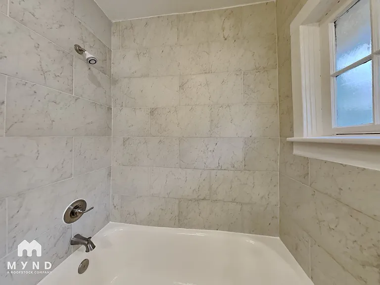563 E 37th St — Photo 12