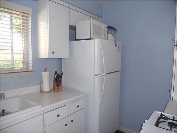 2nd image of 22050 Calvert St APT 16