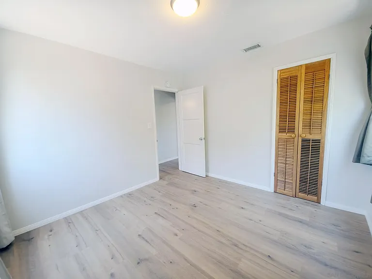 4635 Virginia Ave — Photo 13