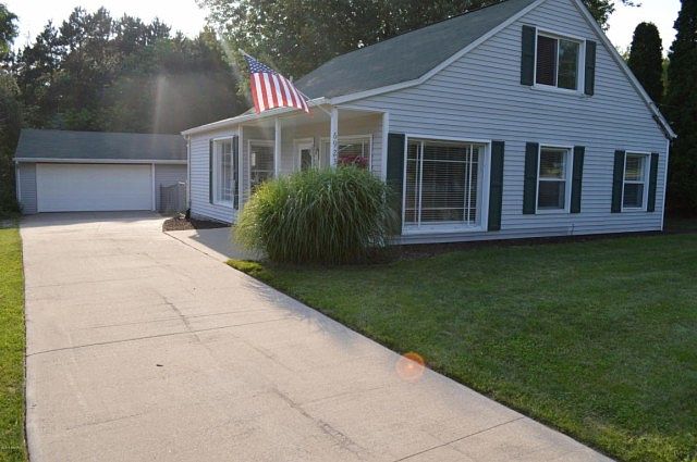 1st image of 6923 Northland Dr NE