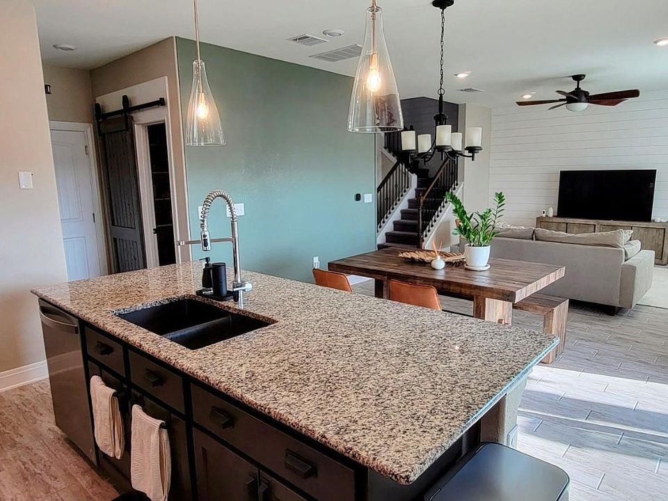 1st image of 165 Kulmbacher Dr #165