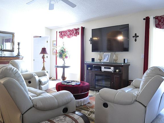3rd image of 4096 Long Leaf Dr