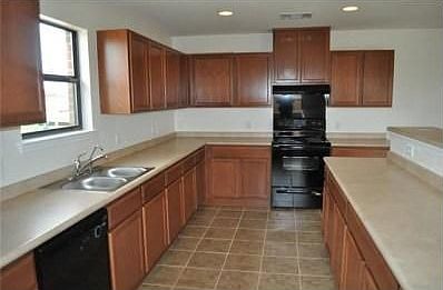 5th image of 14416 Lake Victor Dr