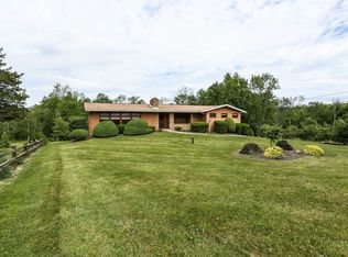 10 High Point Dr, Poughkeepsie, NY 12603