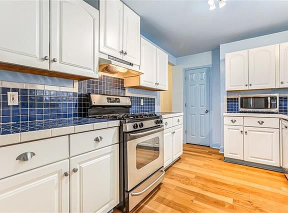 4th image of 2129 Allo Mumphrey Dr