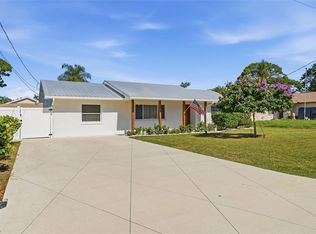 2600 Cambridge Dr, Sarasota, FL 34232
