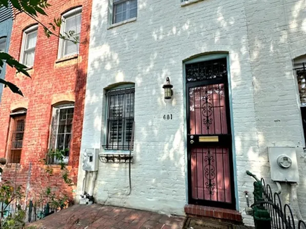631 11th St NE, Washington, DC 20002