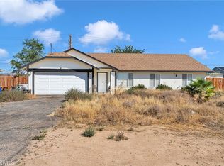 11425 Kiowa Rd, Apple Valley, CA 92308