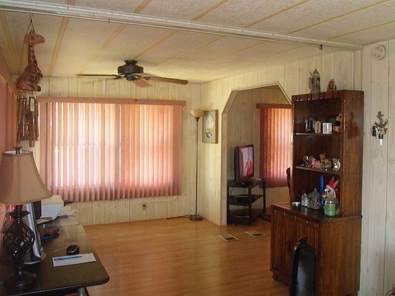 4th image of 3423 Canoga Dr