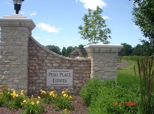 1612 N Hidden Falls Ct, De Pere, WI 54115