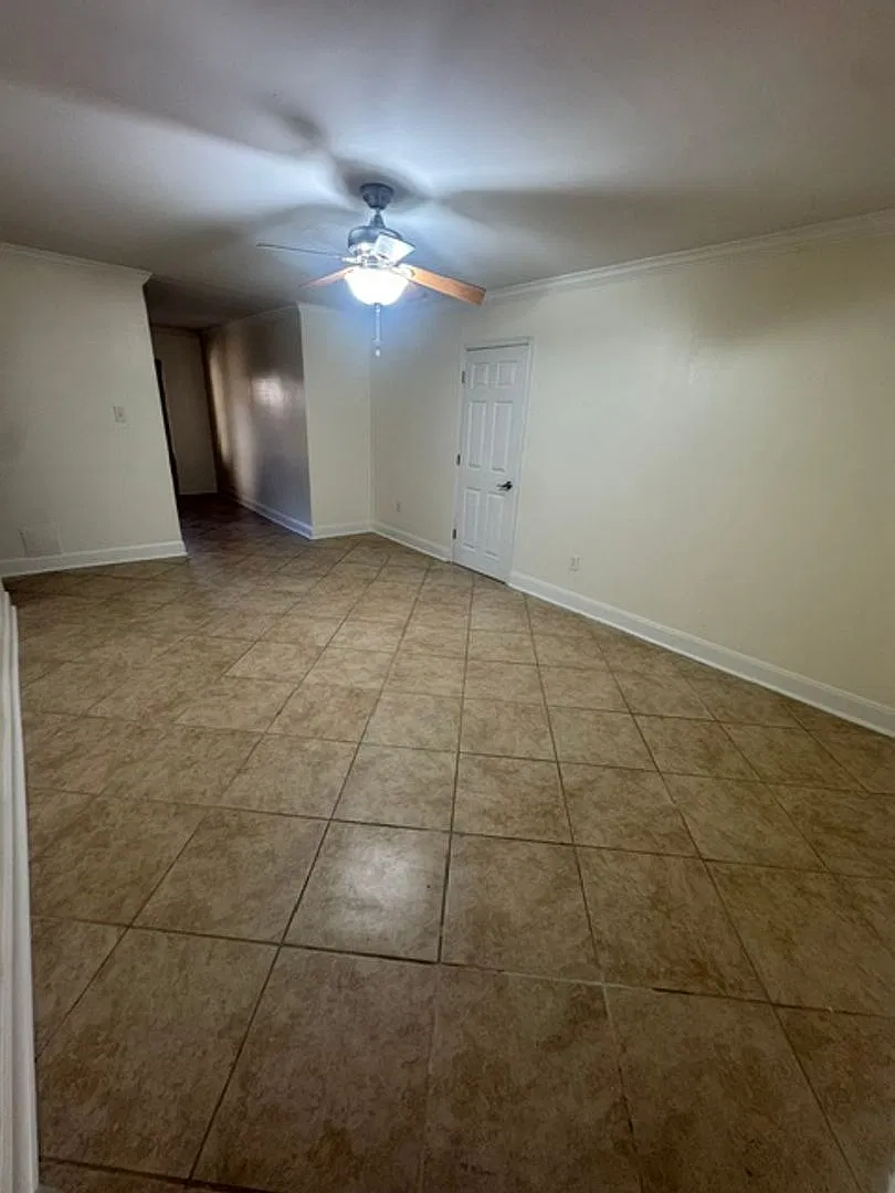 Le Bon Temps Holdings 3008 5th — Photo 2