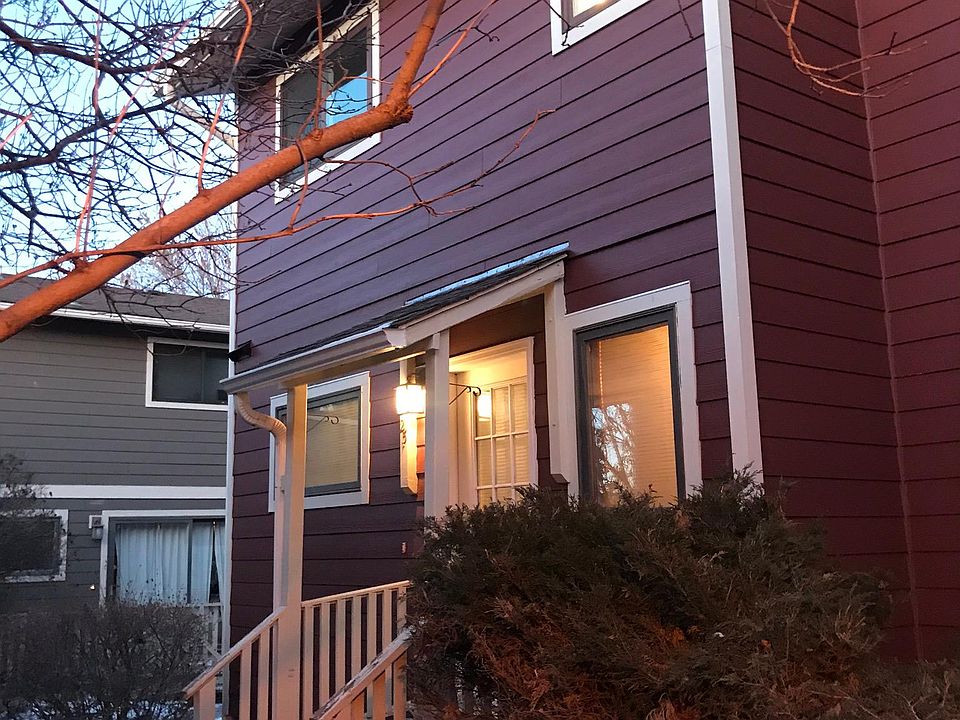 Entry to 216 S 15th # 25