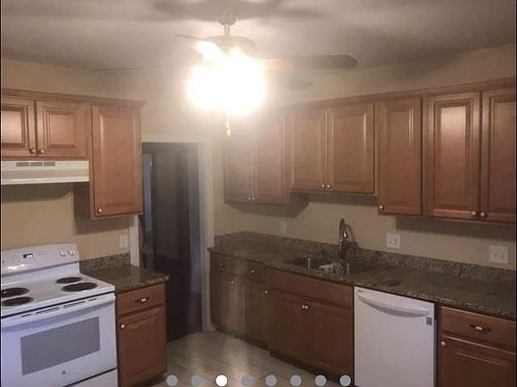 3rd image of 121 Union Ave Floor 2