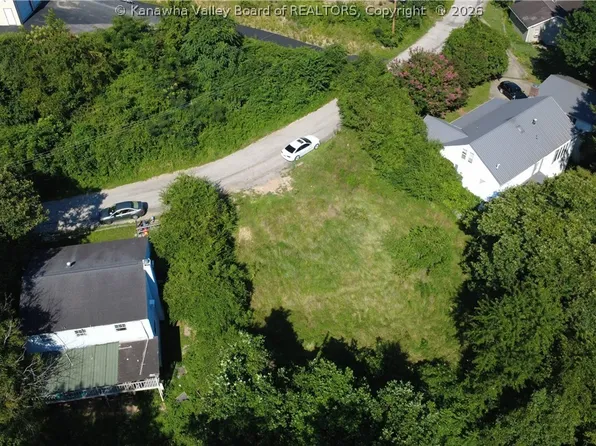 184 Leftwich Ave, Madison, WV 25130