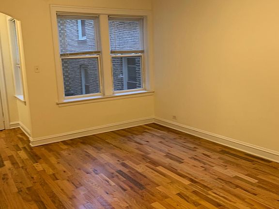 4th image of 1934 N Fairfield Ave APT 1R