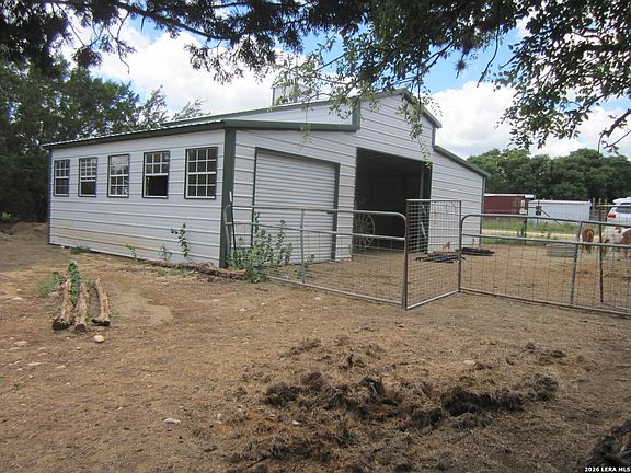 3rd image of 1619 Stringtown Rd.