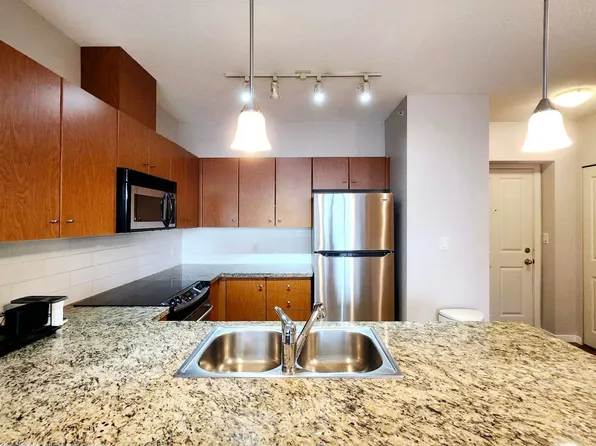 511 Rochester Ave #709, Coquitlam, BC V3K 0A2
