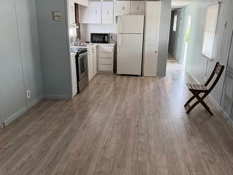 5504 Lagoon Dr — Photo 3