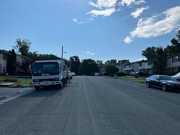 5th image of 1319 Robinhood Ln