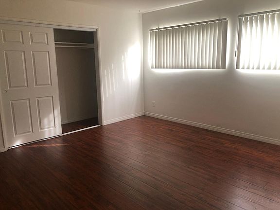 4th image of 806 N Hobart Blvd APT 2