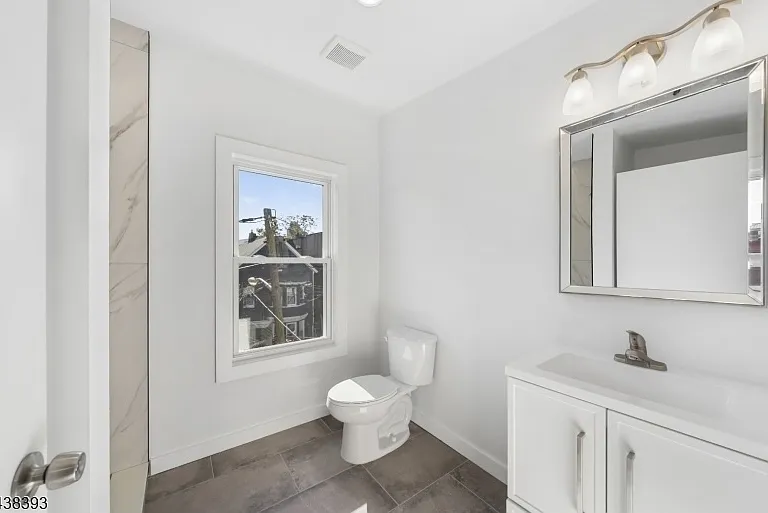 1119 Hampton Pl #2 — Photo 11