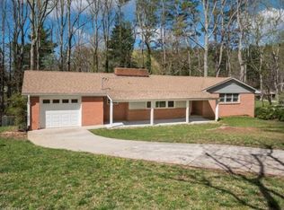 32 S Oak Forest Dr, Asheville, NC 28803