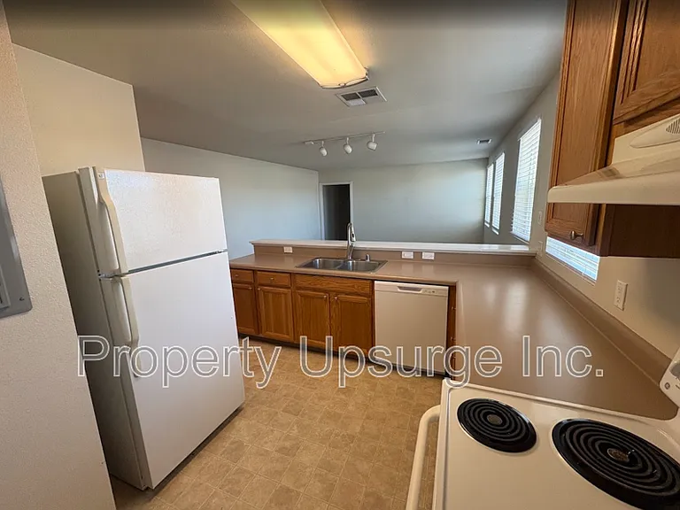 140 N 6th St — Photo 5