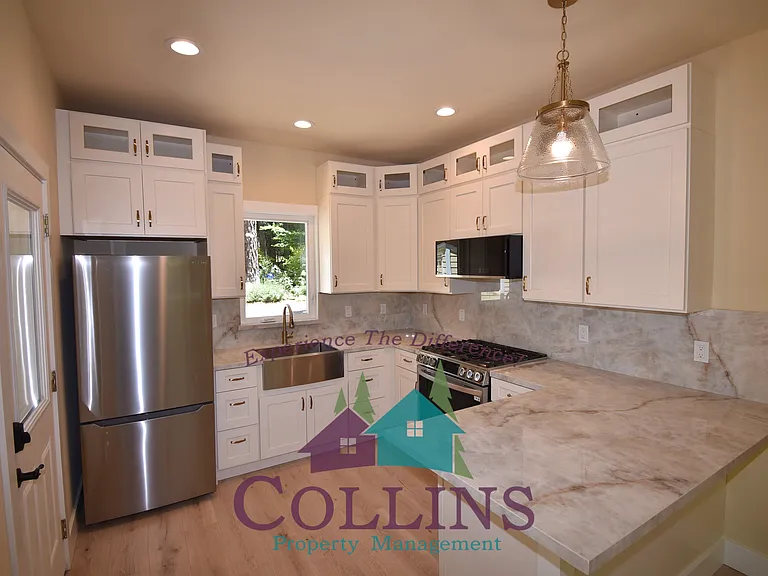 14048 Honeysuckle Way — Photo 3