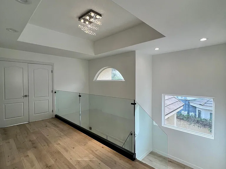 16027 Dickens St — Photo 17