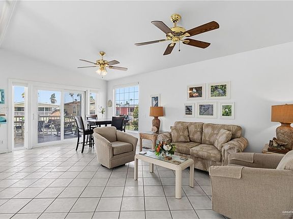 2nd image of 285 Sun Dial Cir