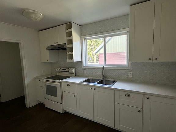 2nd image of 1672 97th St