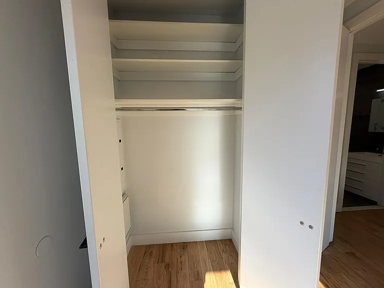 494 Jackson Ave #3B — Photo 4