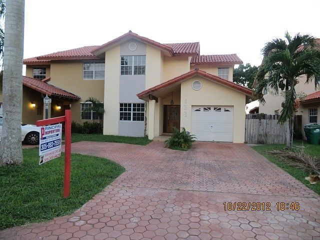 1st image of 20042 W Oakmont Cir