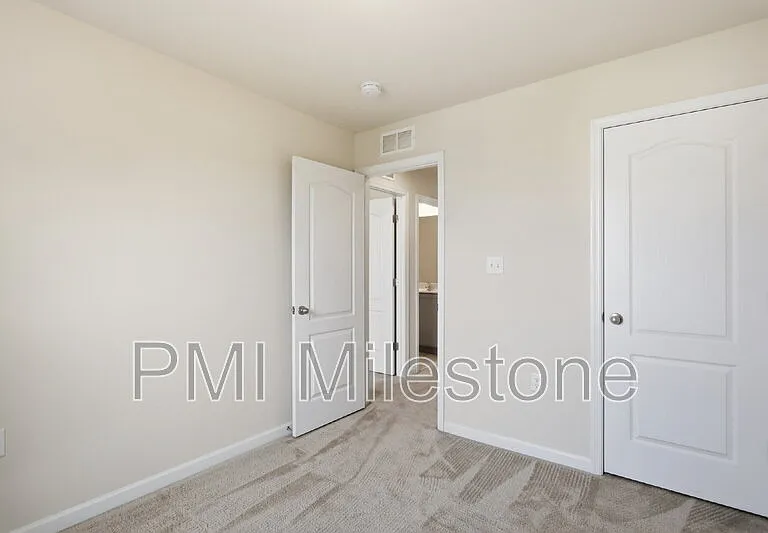 100 Bertelli Ct — Photo 32